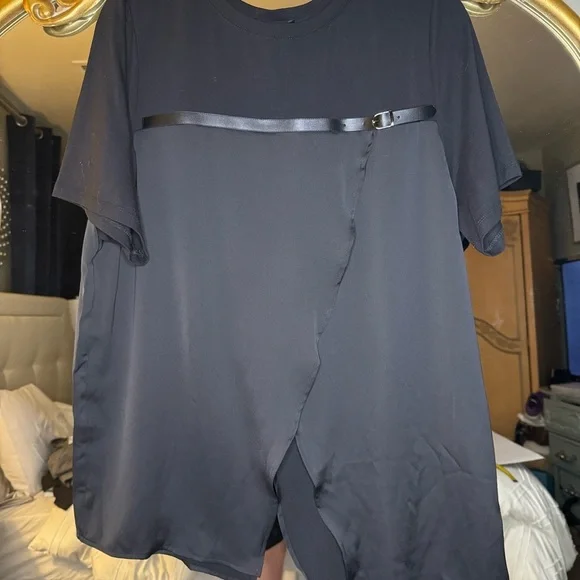 NWT asymmetrical crew neck, top size extra large - Picture 5 of 8